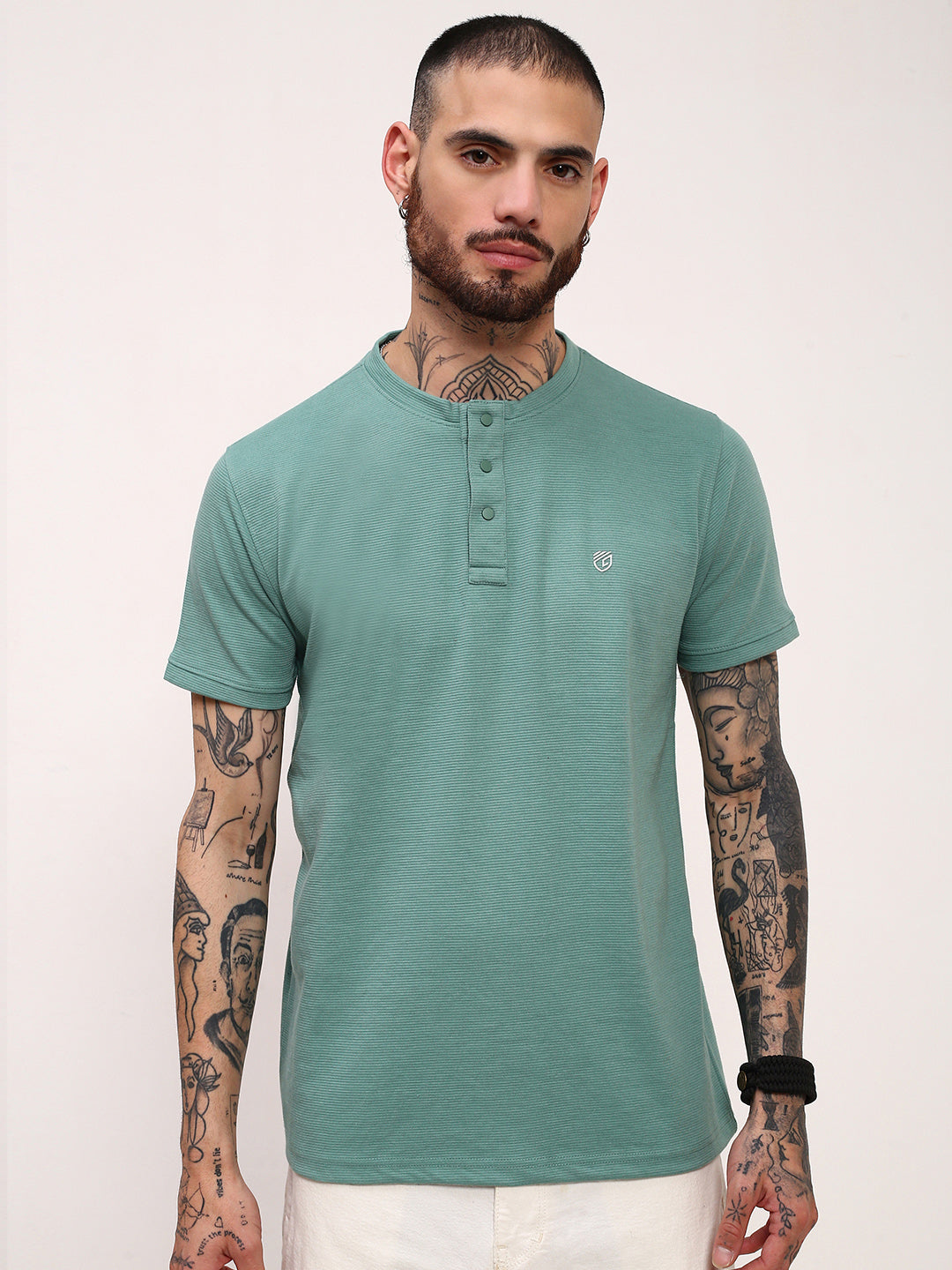 Men Green Solid T Shirt