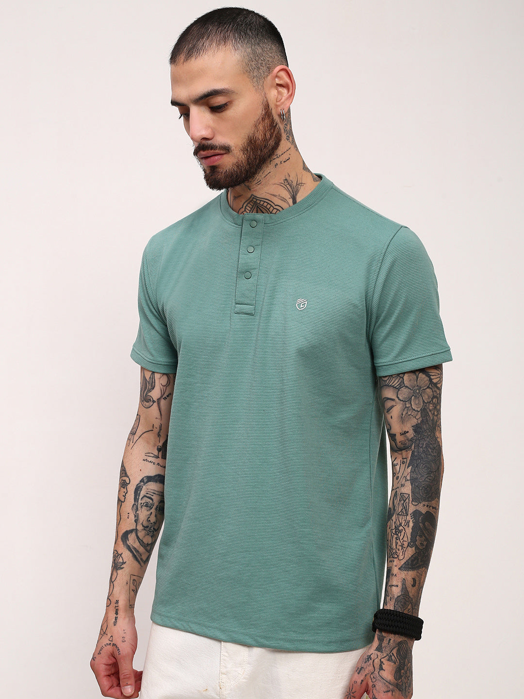 Men Green Solid T Shirt