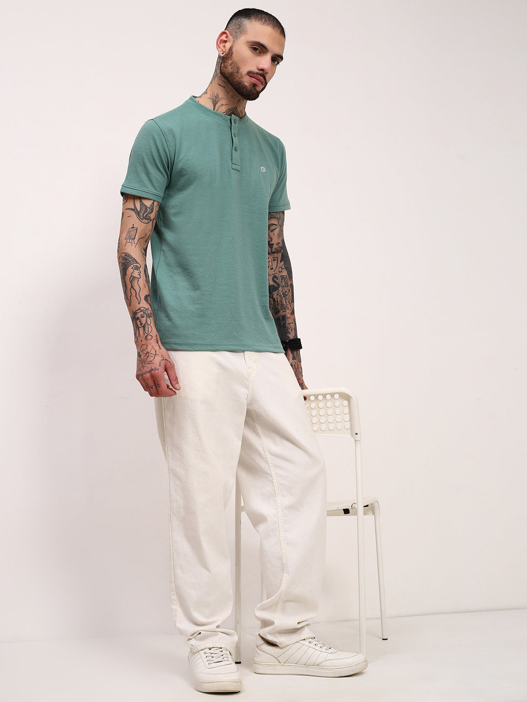 Men Green Solid T Shirt