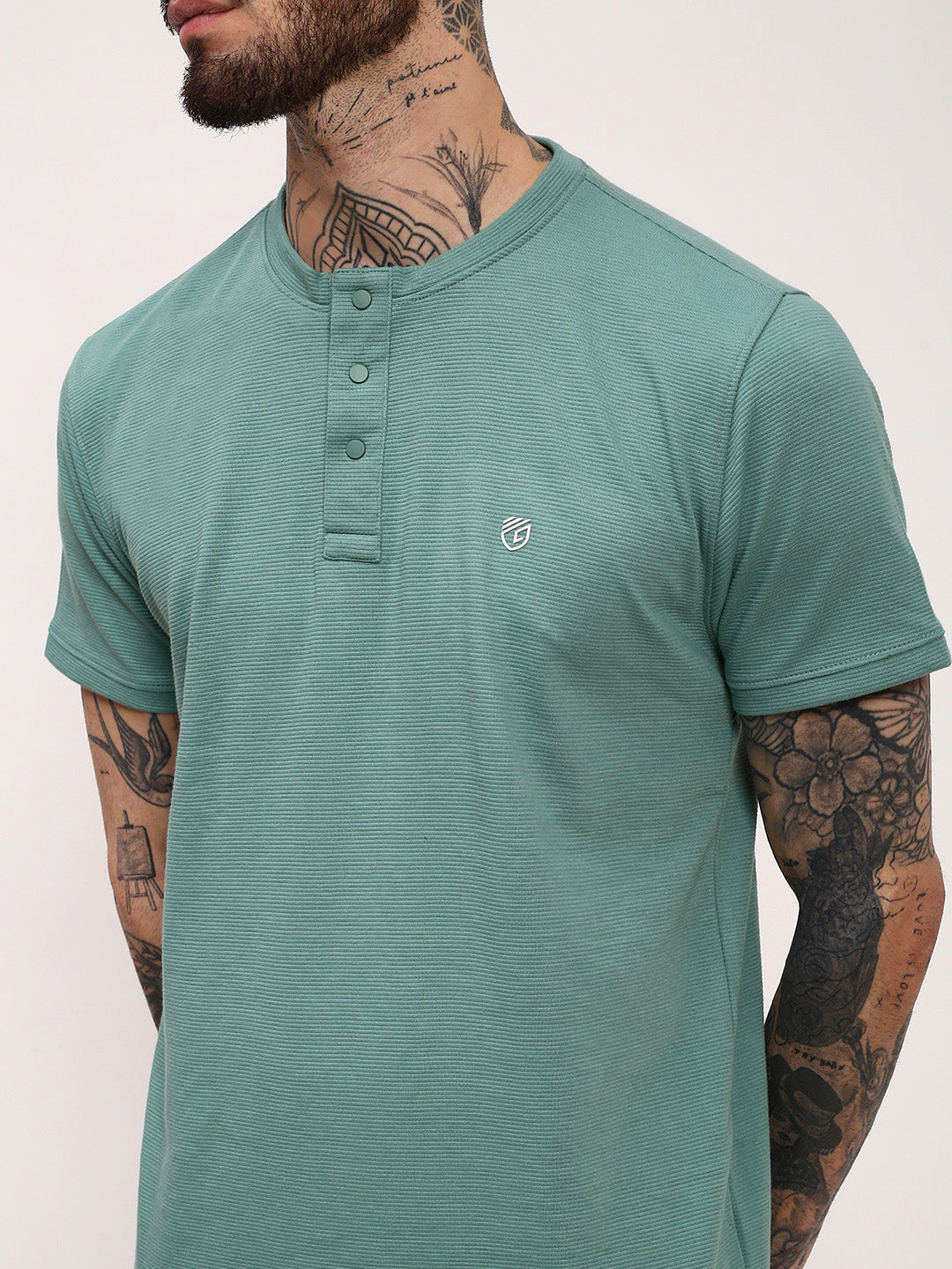 Men Green Solid T Shirt