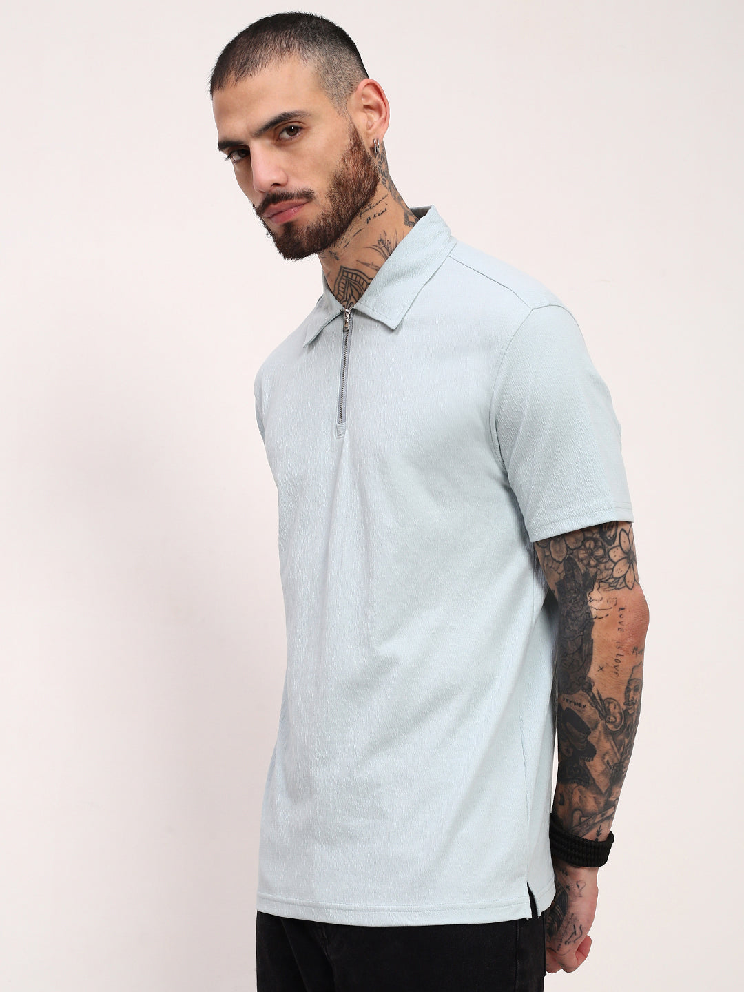 Men Blue Solid T Shirt