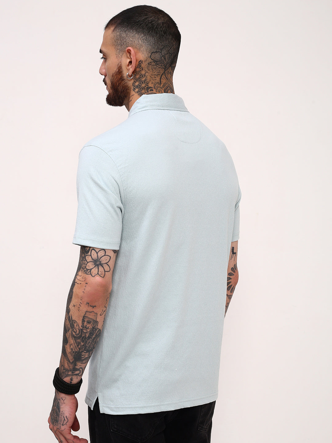 Men Blue Solid T Shirt