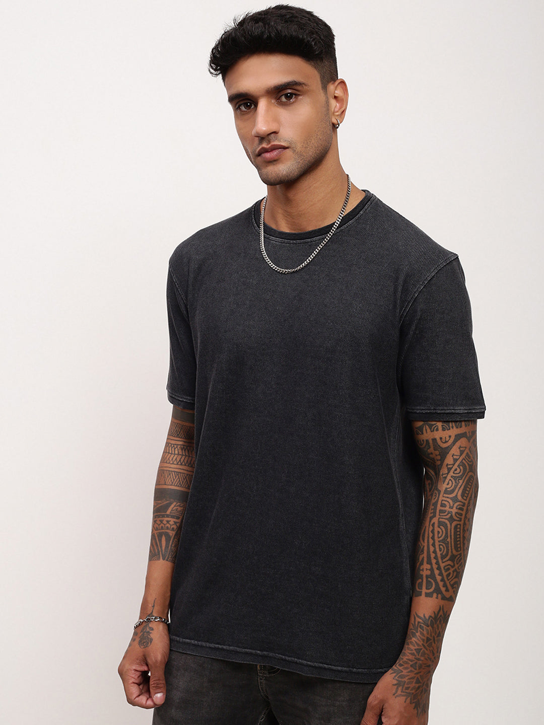 Men Black Solid T Shirt