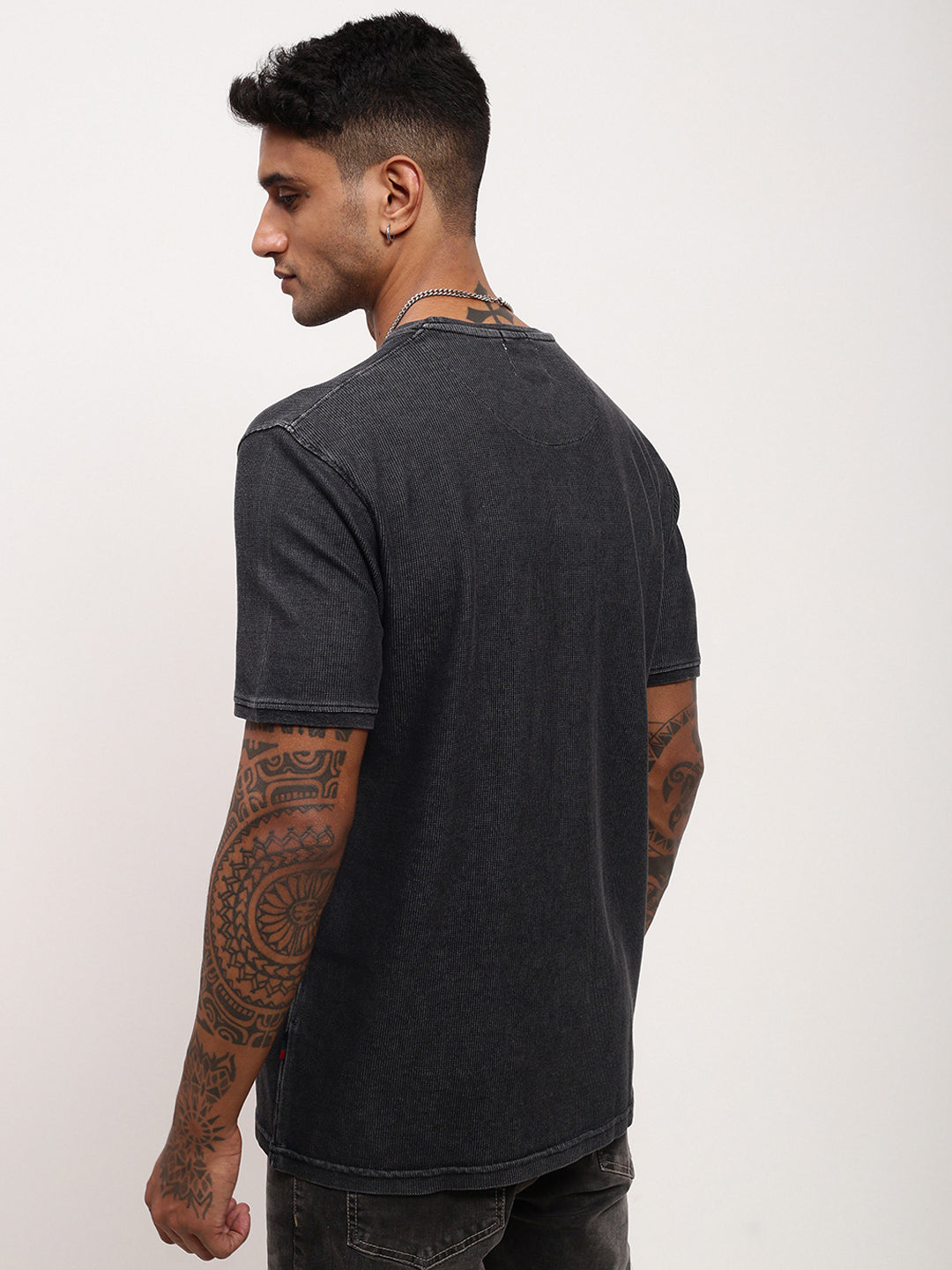 Men Black Solid T Shirt