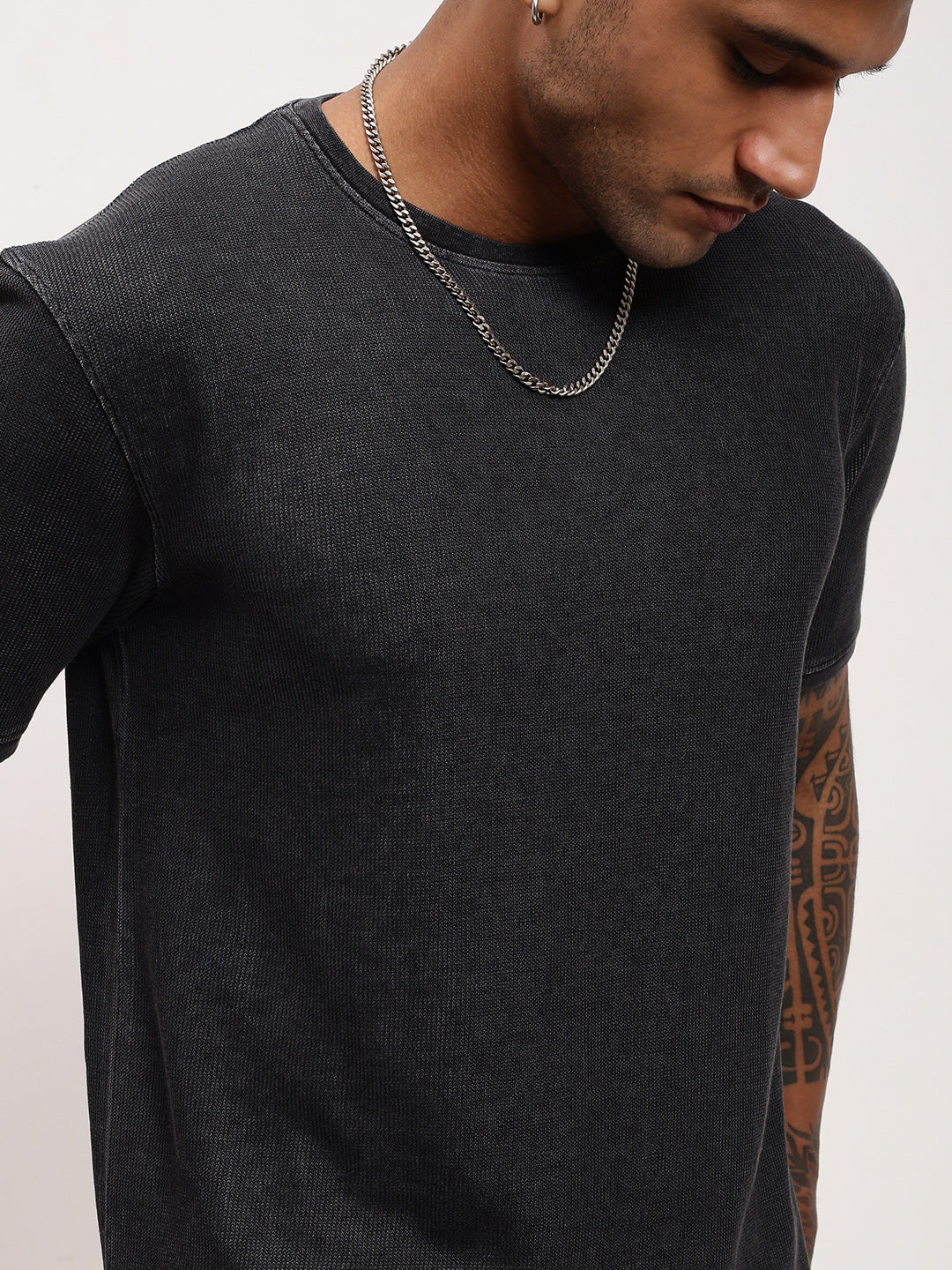 Men Black Solid T Shirt