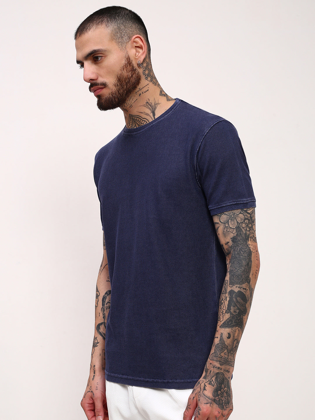 Men Navy Blue Solid T Shirt