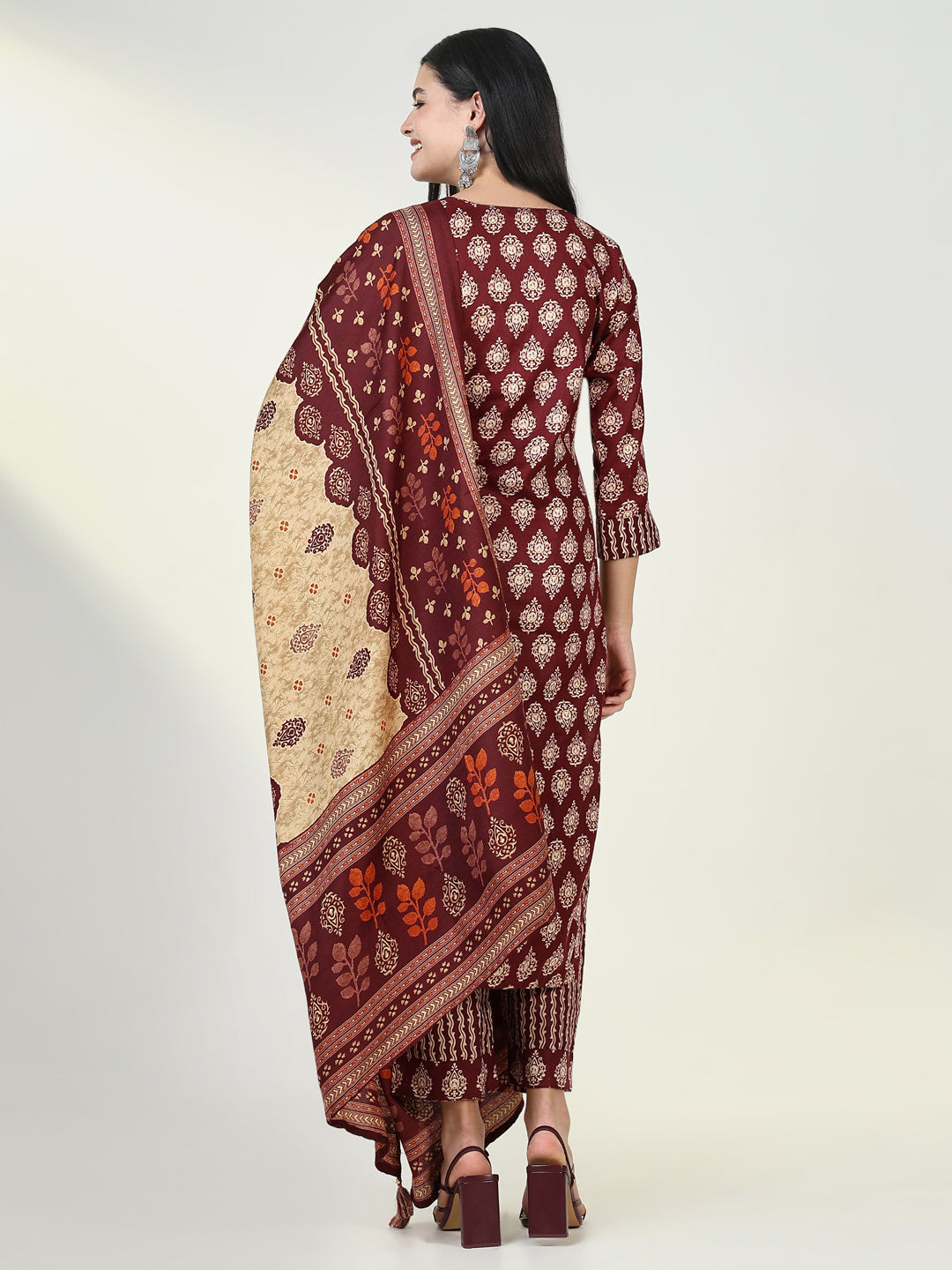 Women Graphic Maroon Kurta Set with Dupatta