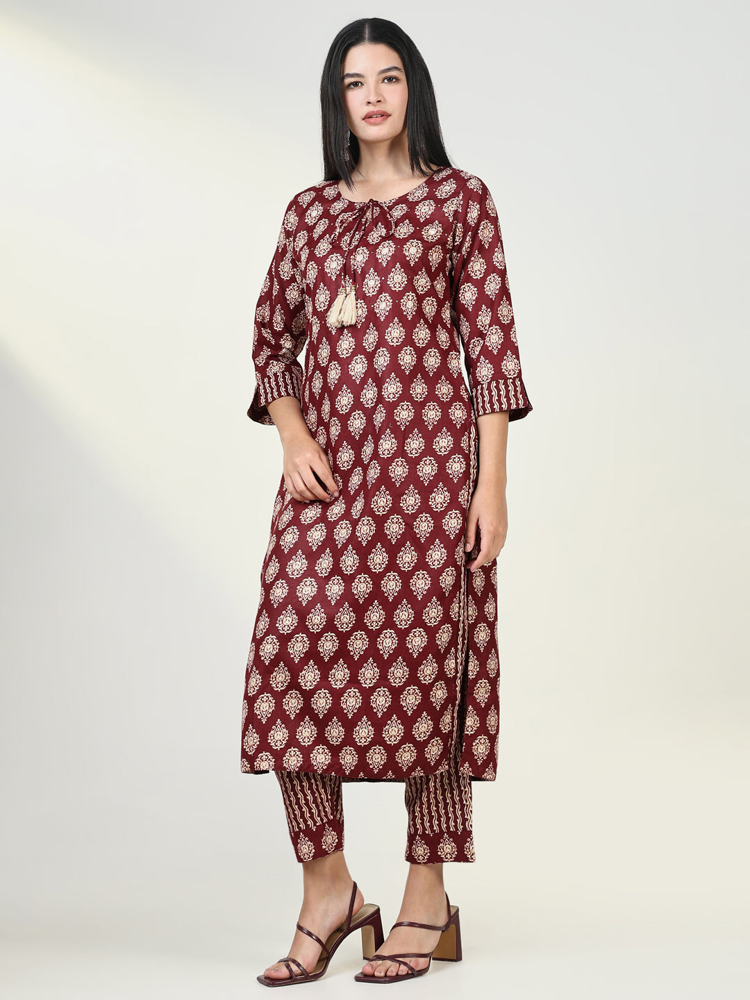 Women Graphic Maroon Kurta Set with Dupatta