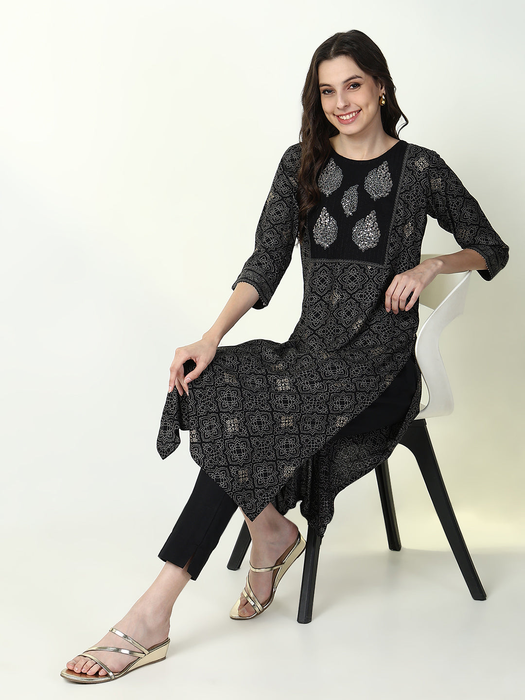 Women Black Graphic Straight Kurta