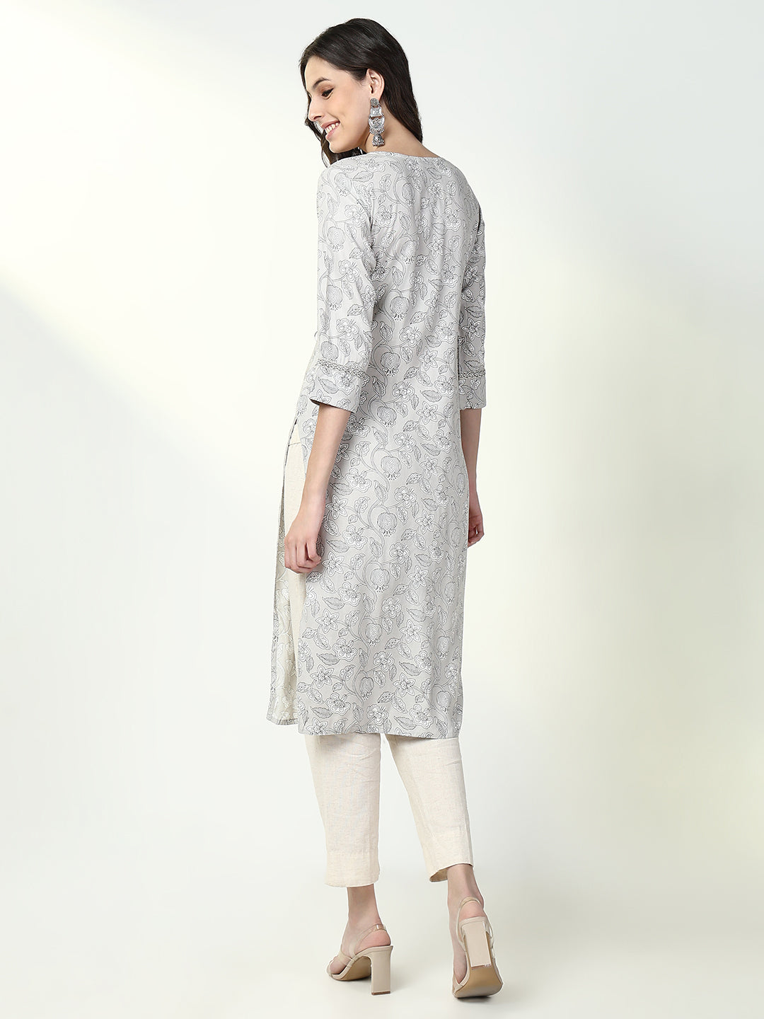 Women Grey Floral Straight Kurta