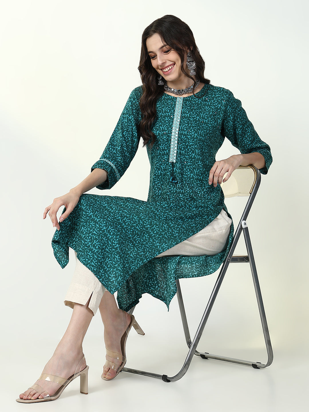 Women Green Graphic Straight Kurta