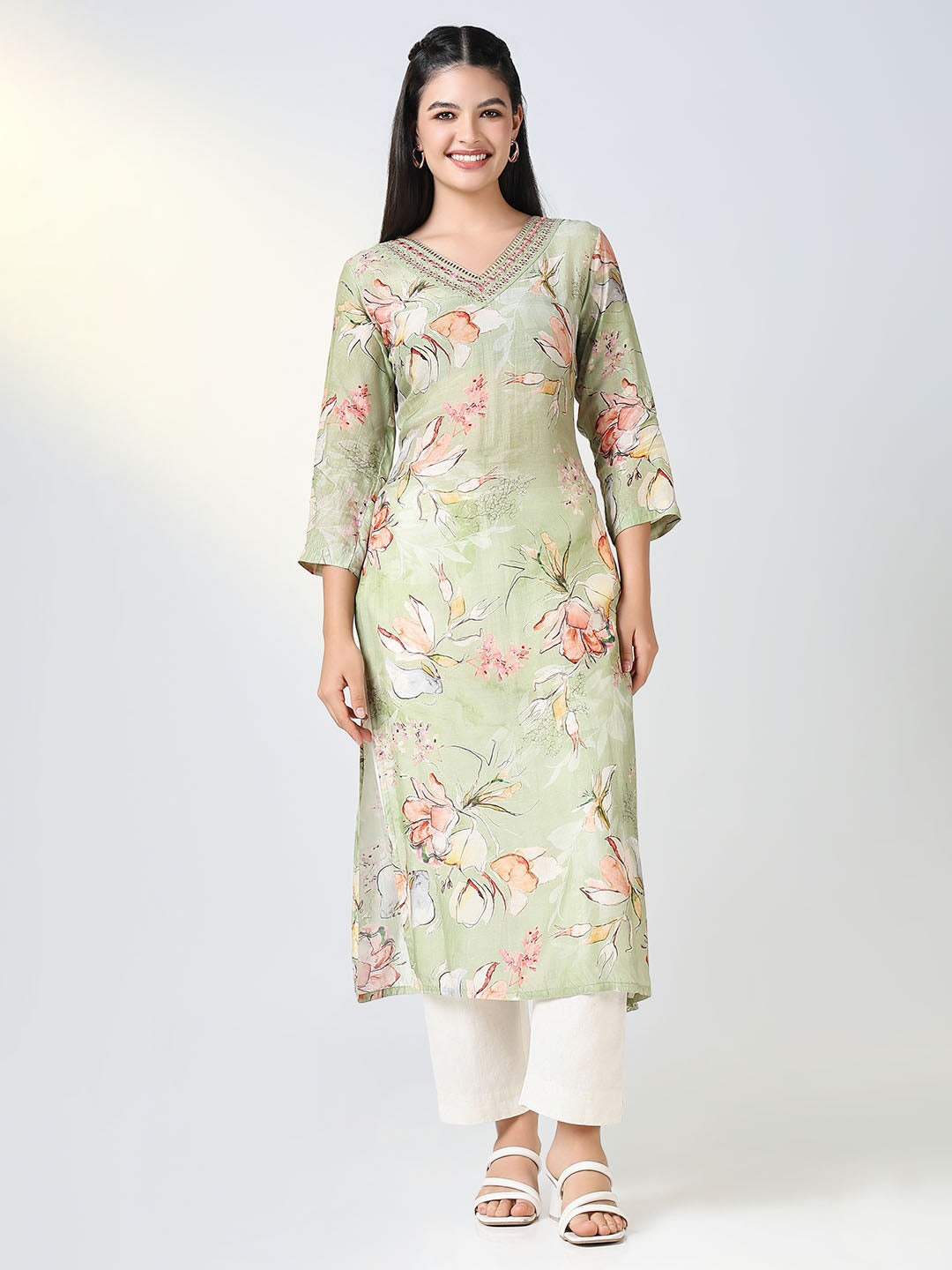 Women Green Floral Straight Kurta