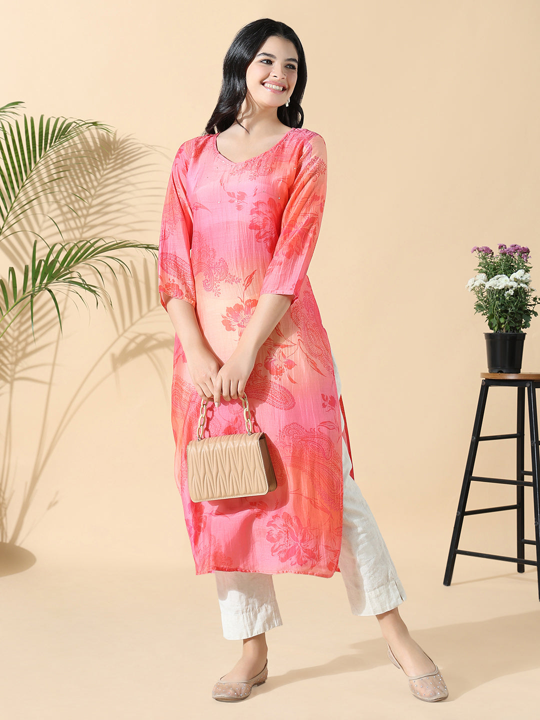 Women Pink Floral Cotton Straight Kurta