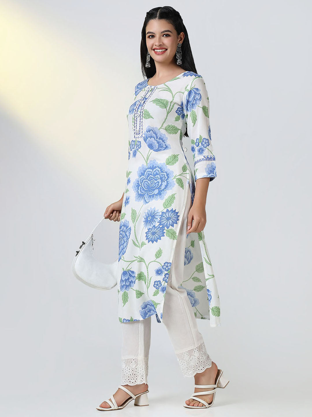 Women Blue Floral Straight Kurta