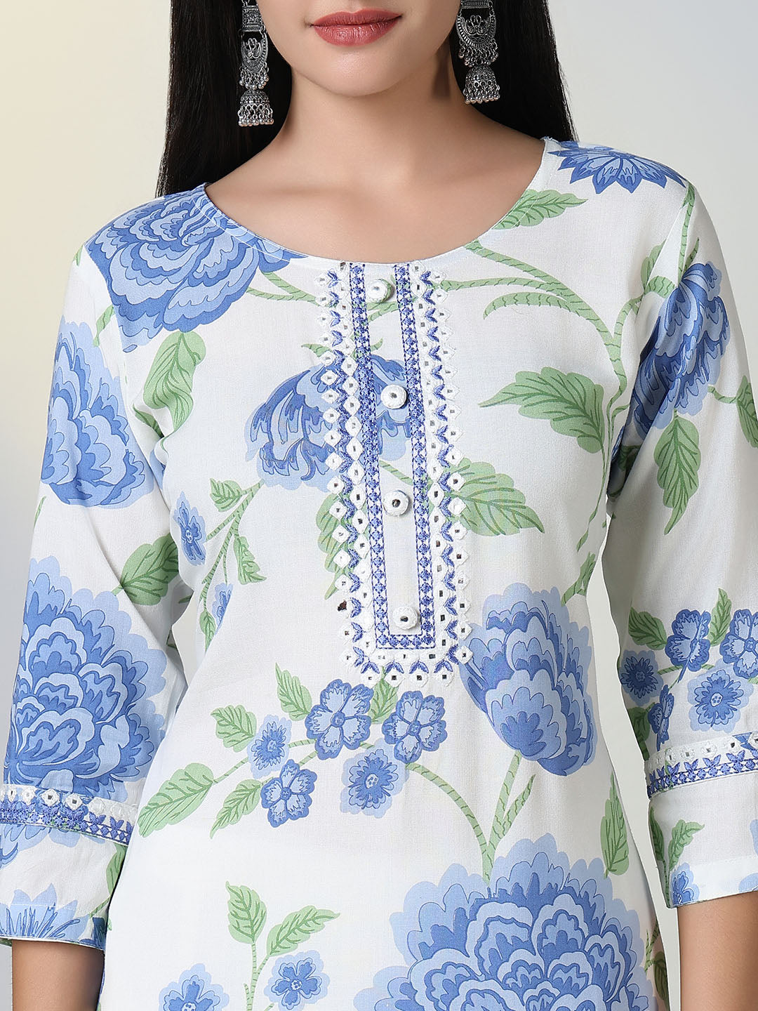 Women Blue Floral Straight Kurta