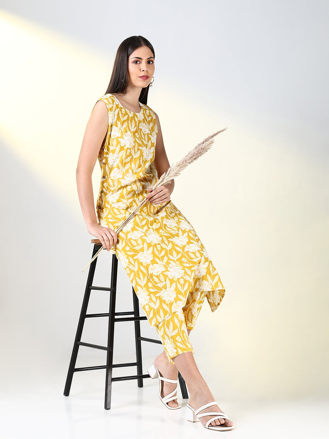 Women Yellow Floral Straight Kurta Set