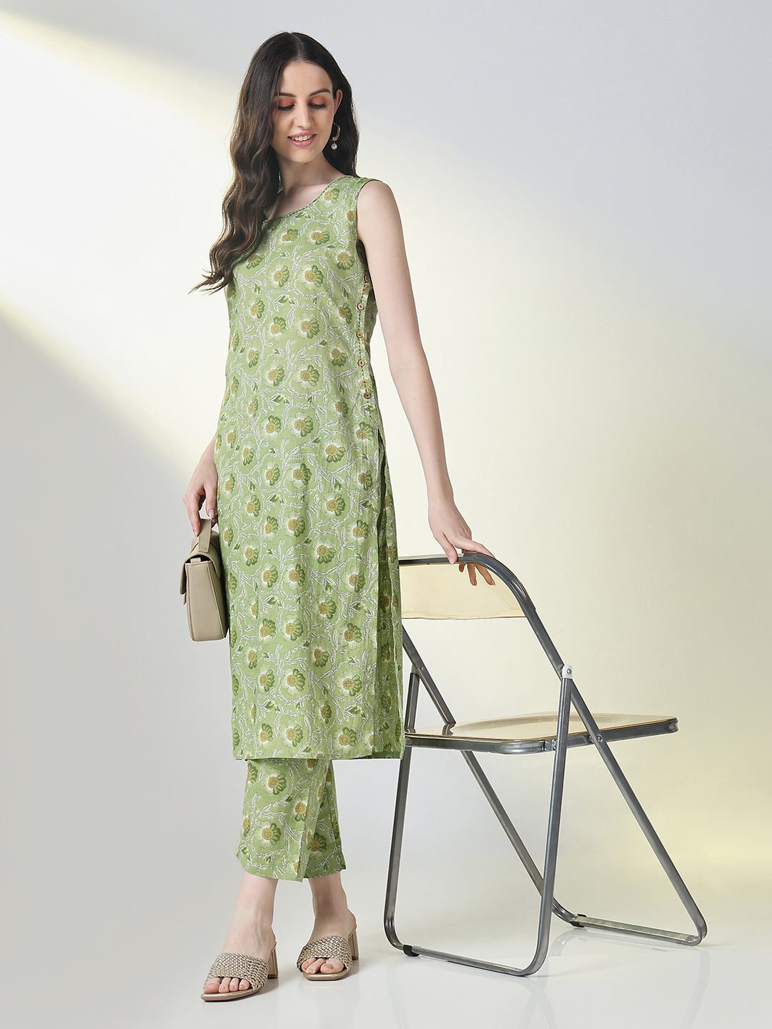 Women Green Floral Straight Kurta Set