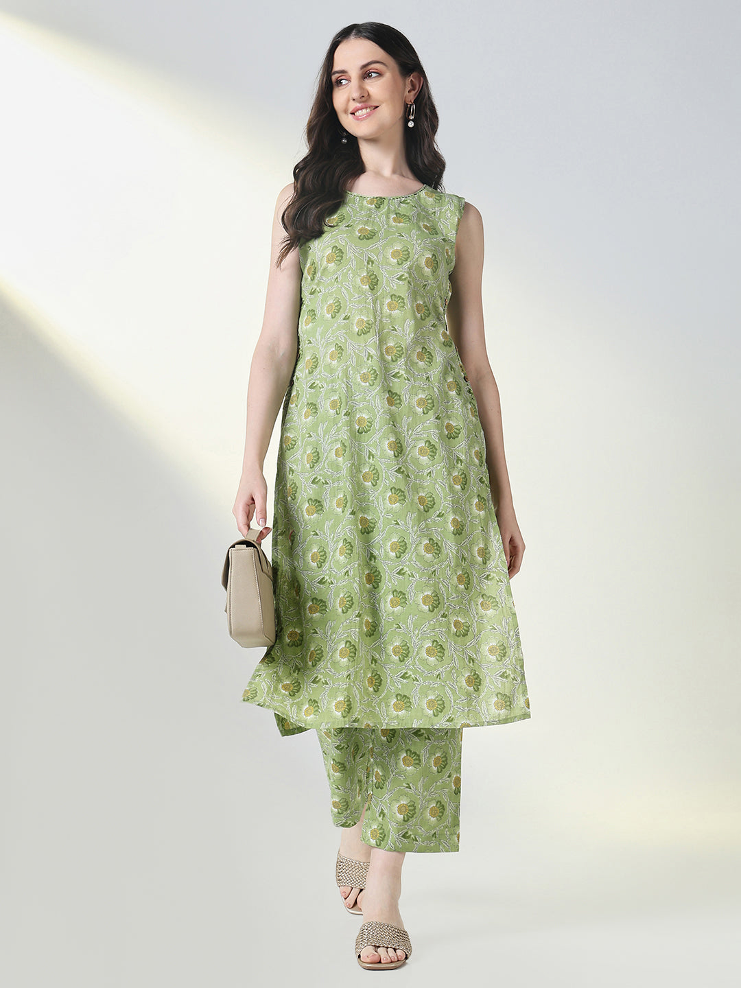 Women Green Floral Straight Kurta Set