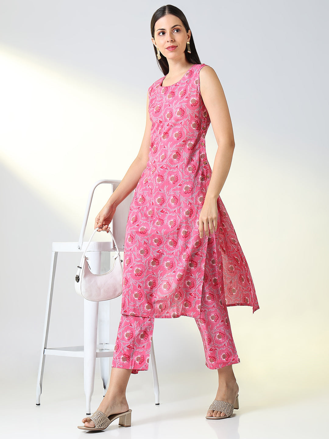 Women Pink Floral Straight Kurta Set