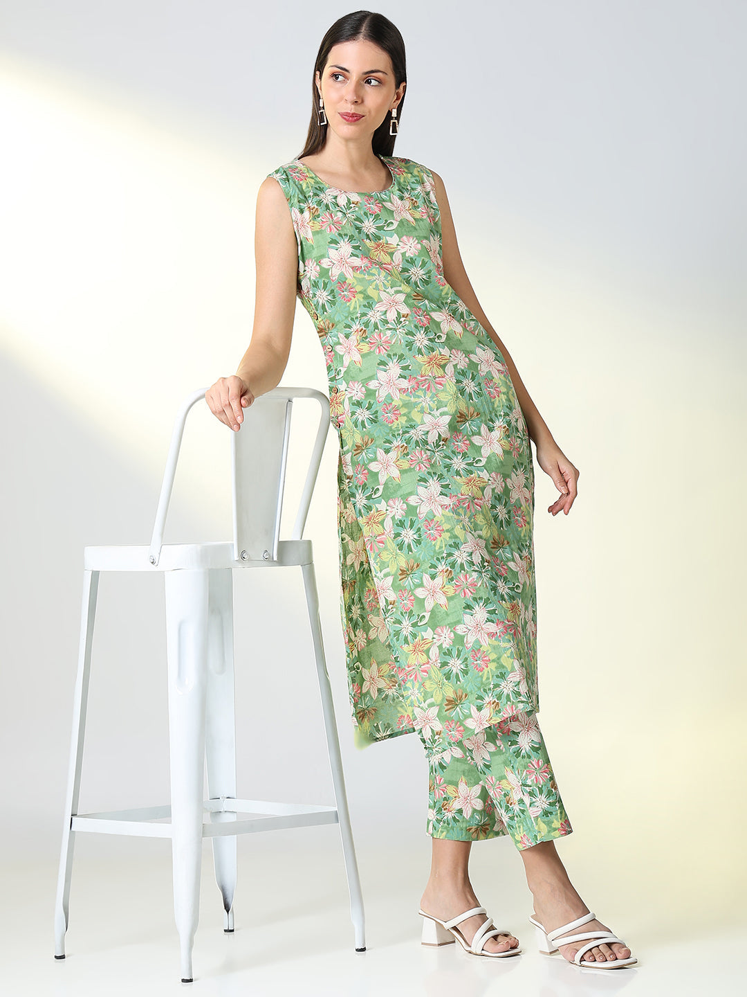 Women Green Floral Straight Kurta Set