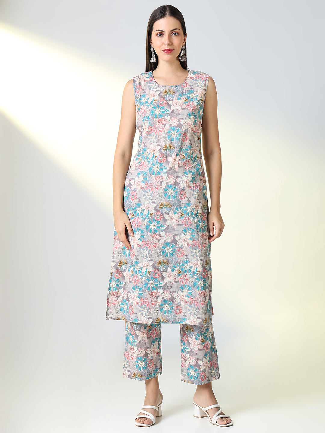 Women Grey Floral Straight Kurta Set