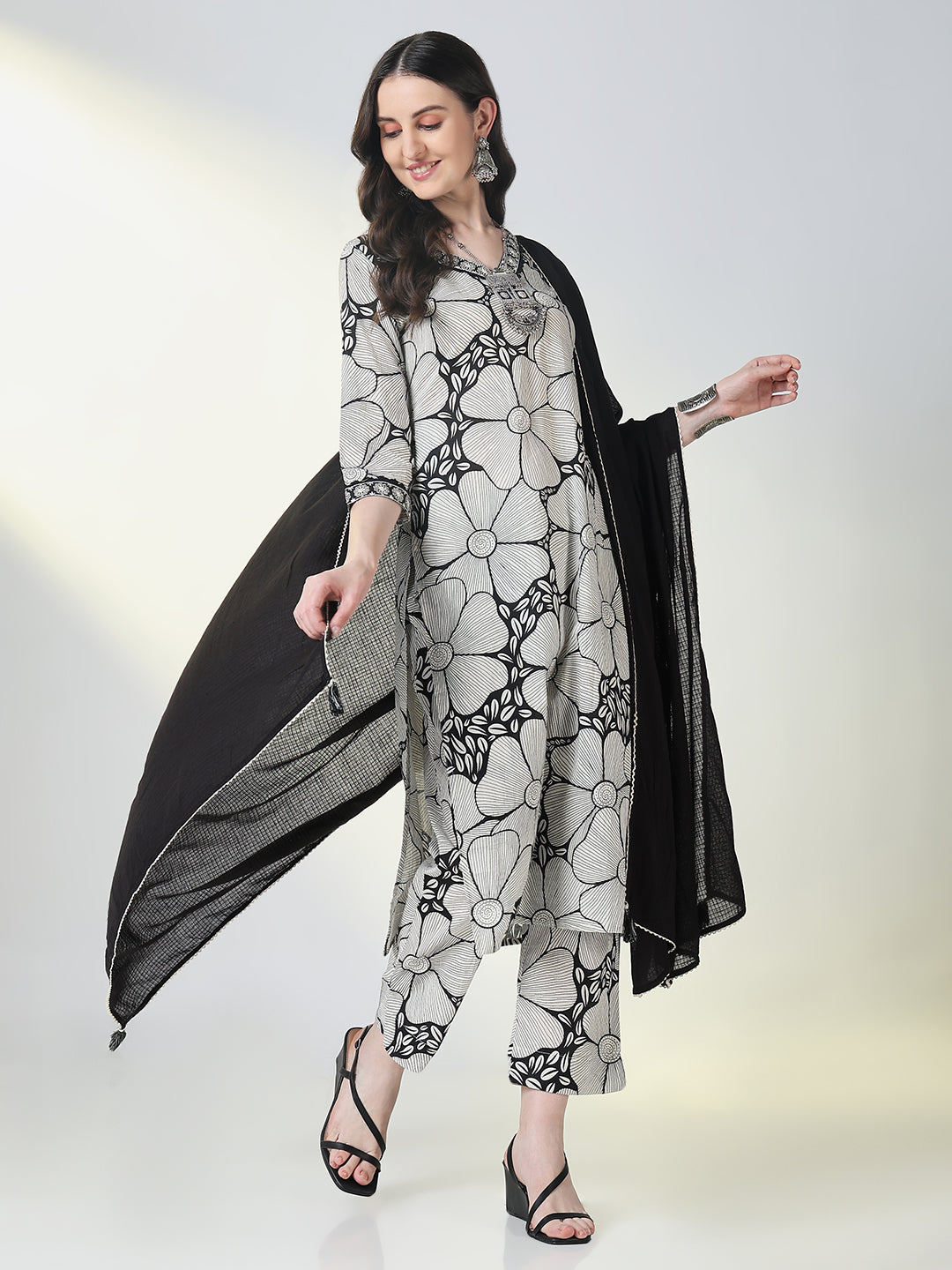 Women Grey Floral Straight Kurta Set with Dupatta