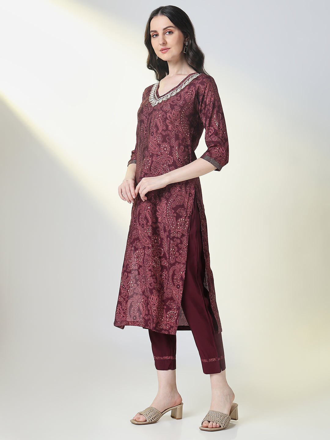 Women Maroon Paisley Straight Kurta Set with Dupatta