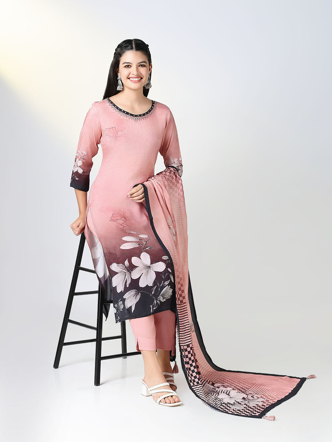 Women Pink Floral Straight Kurta Set with Dupatta