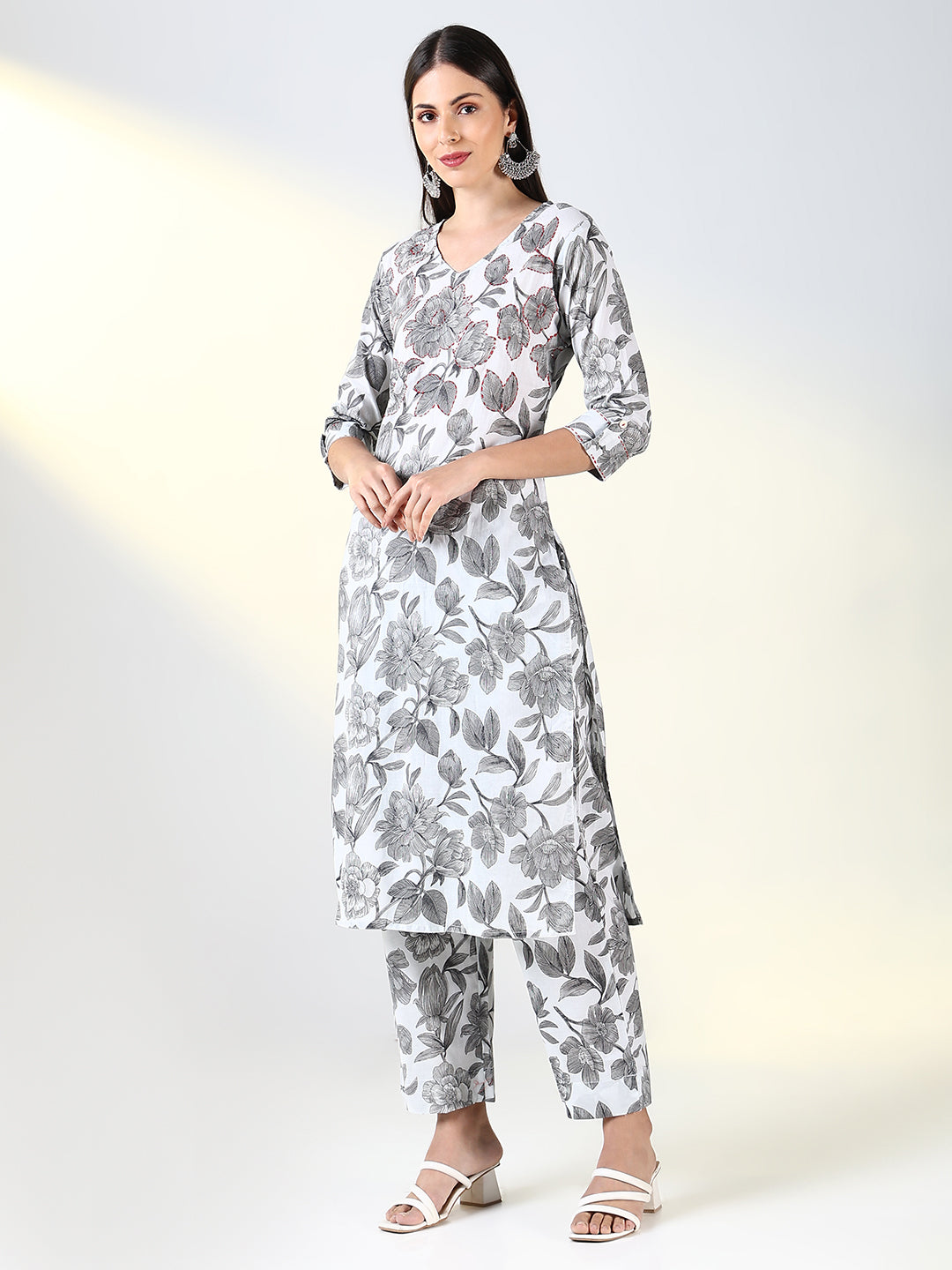 Women Grey Floral Straight Kurta Set with Dupatta