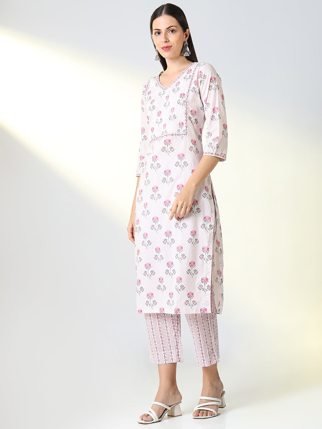 Women Pink Floral Straight Kurta Set with Dupatta