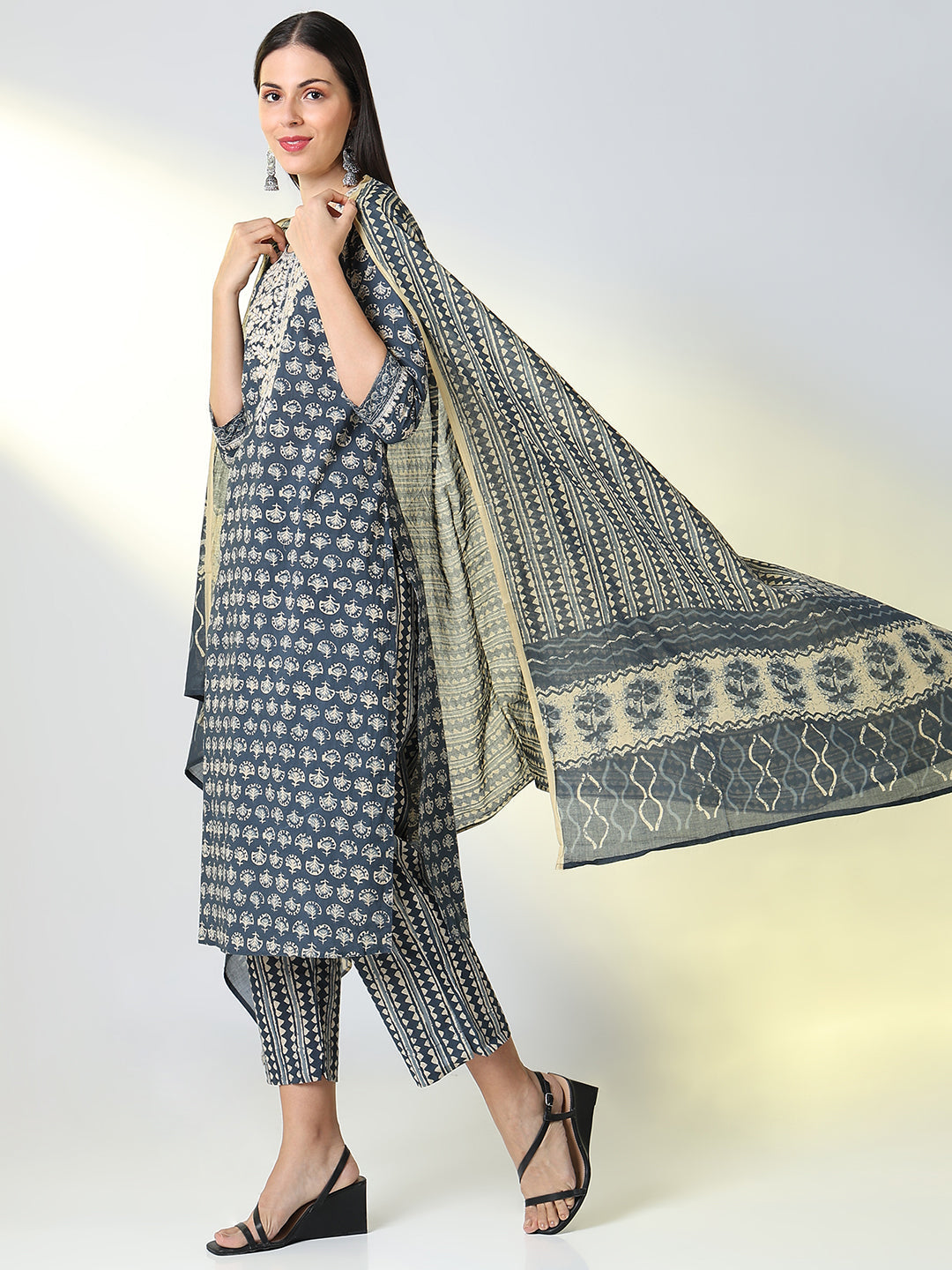 Women Grey Graphic Straight Kurta Set with Dupatta