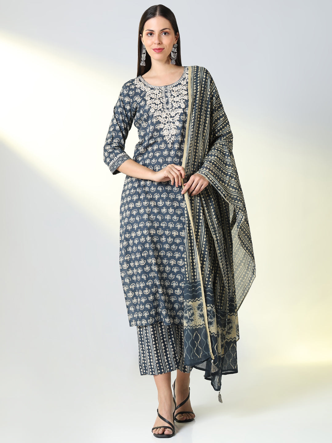 Women Grey Graphic Straight Kurta Set with Dupatta