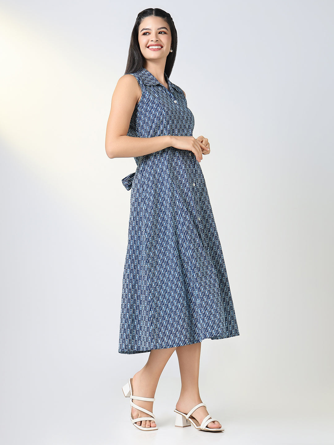 Women Blue Striped Sleeveless A Line Dress