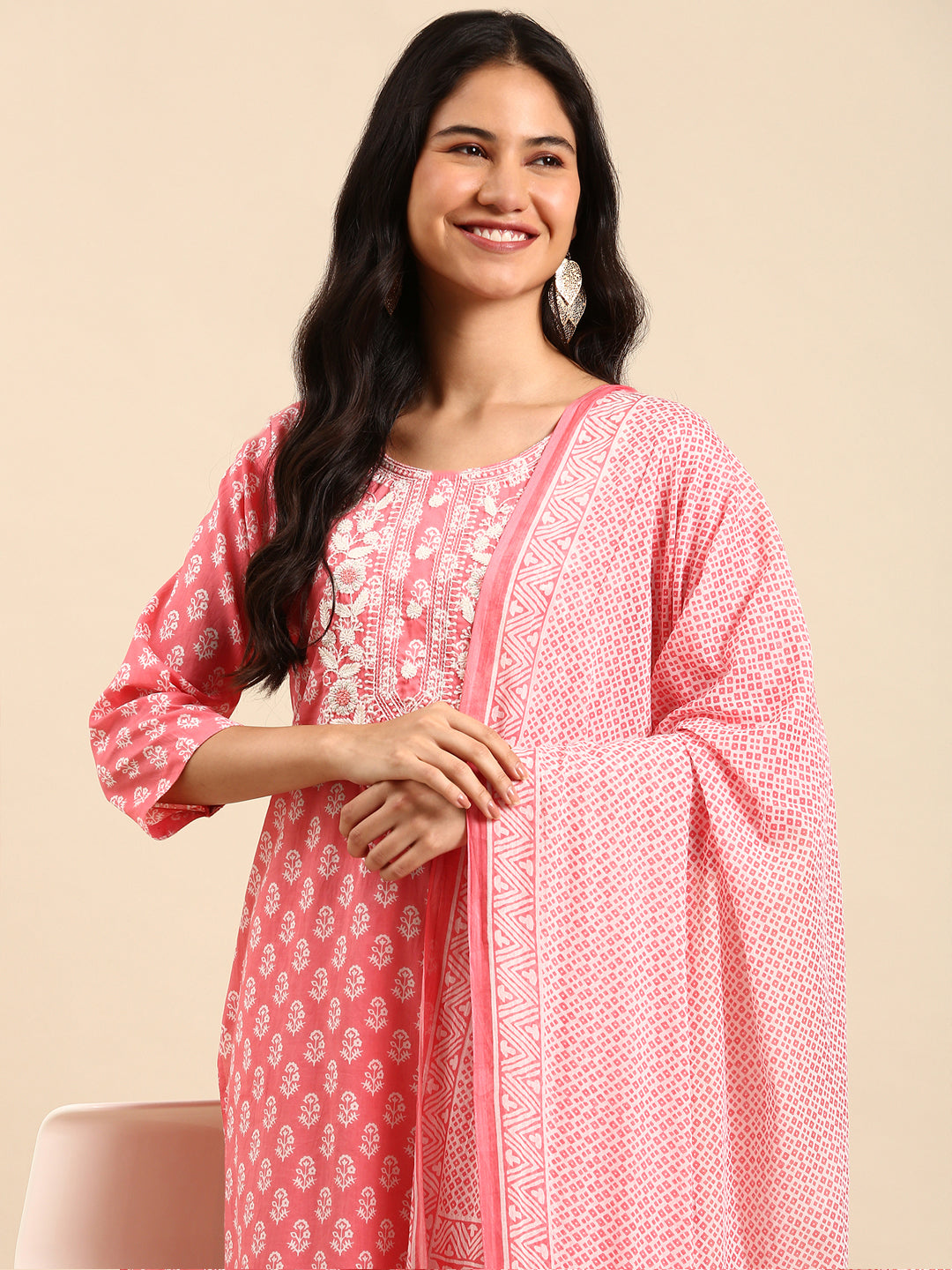 Women Graphic Pink Straight Kurta Set with Dupatta