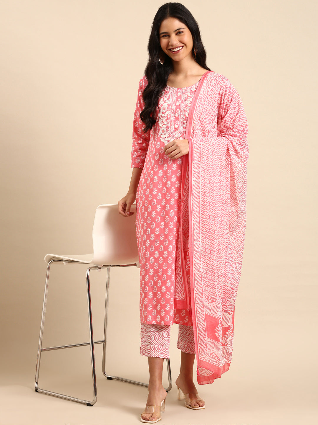 Women Graphic Pink Straight Kurta Set with Dupatta