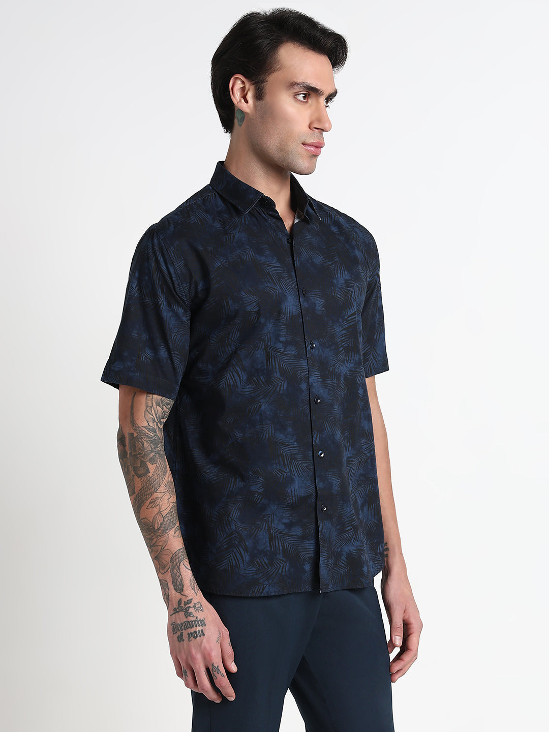 Men's Navy Blue Floral Spread Collar Slim Fit Shirt