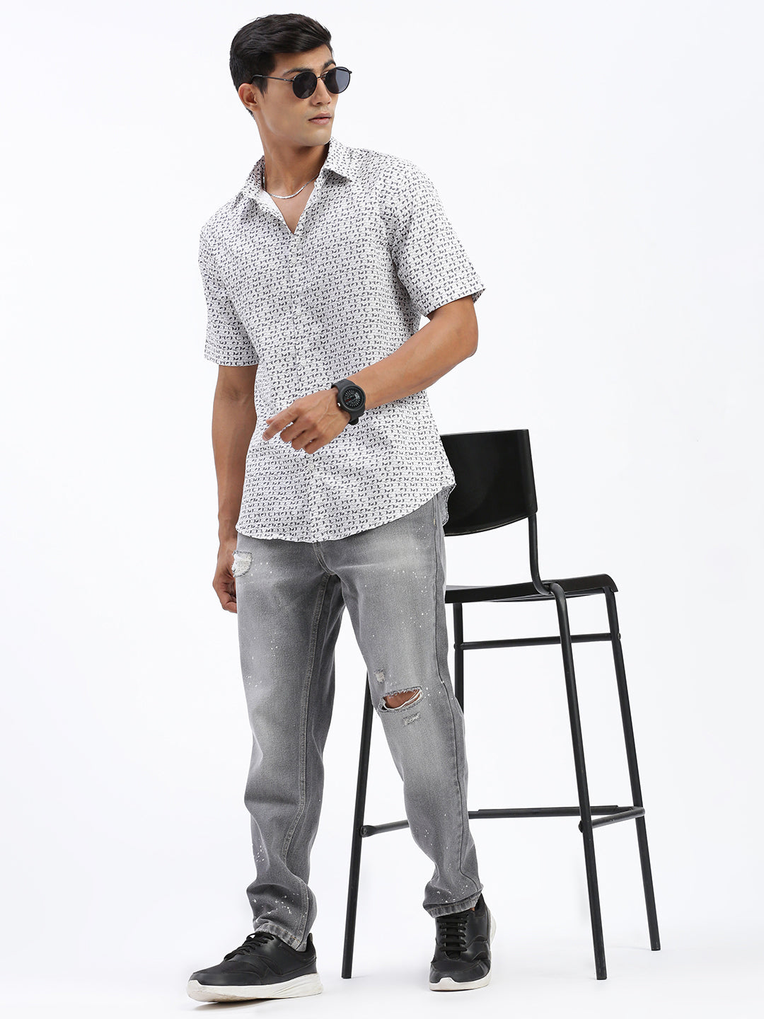 Men Geometric White Slim Fit Shirt