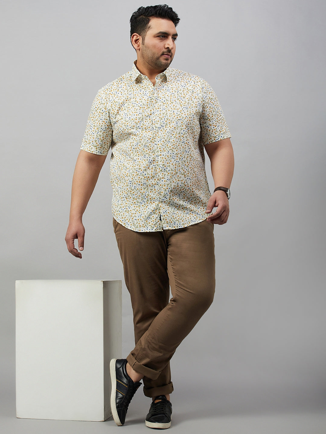 Men's White Premium Spread Collar Floral Printed Cotton Casual Shirt