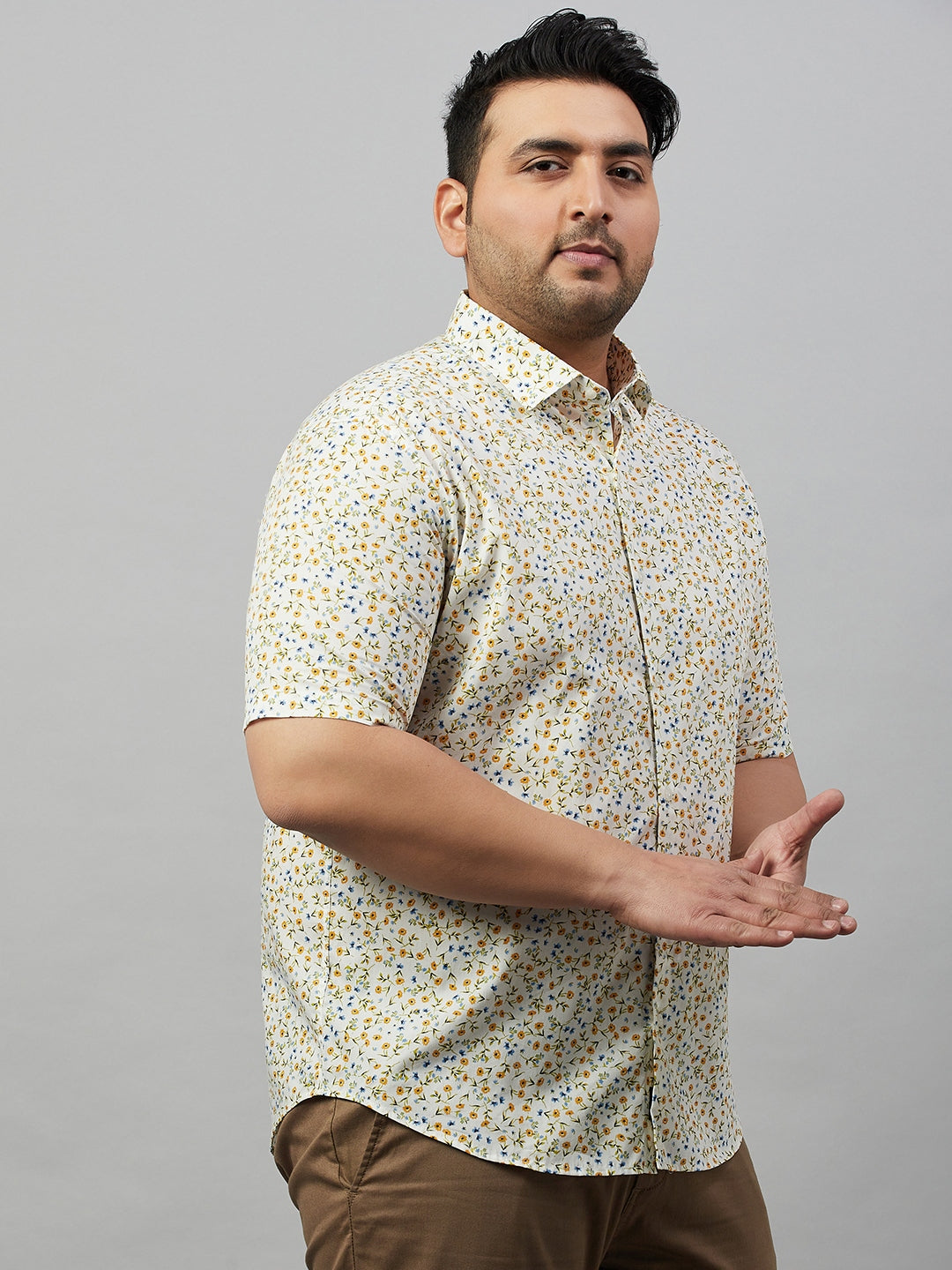 Men's White Premium Spread Collar Floral Printed Cotton Casual Shirt