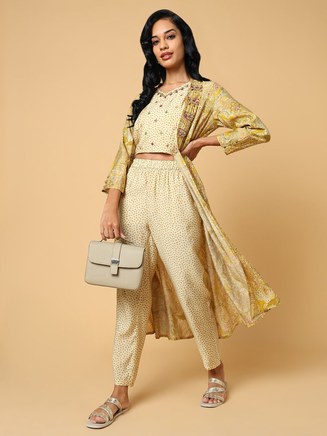 Women Printed Beige Co-Ords Set with Shrug