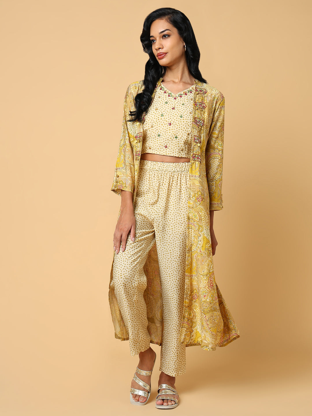 Women Printed Beige Co-Ords Set with Shrug