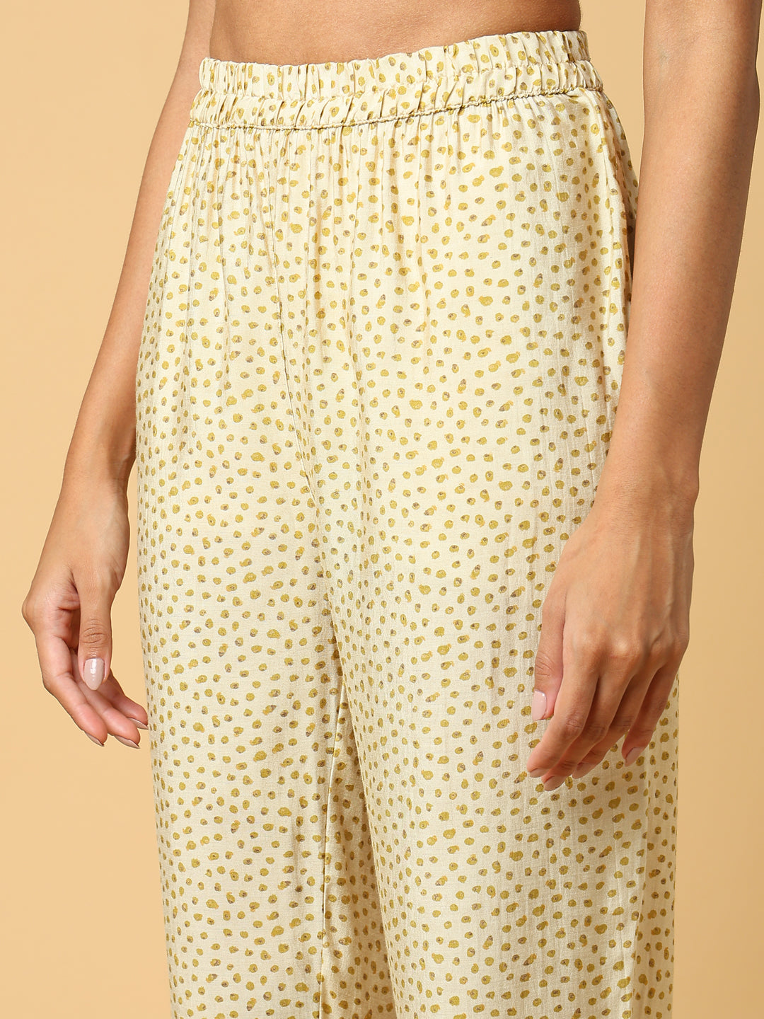 Women Printed Beige Co-Ords Set with Shrug