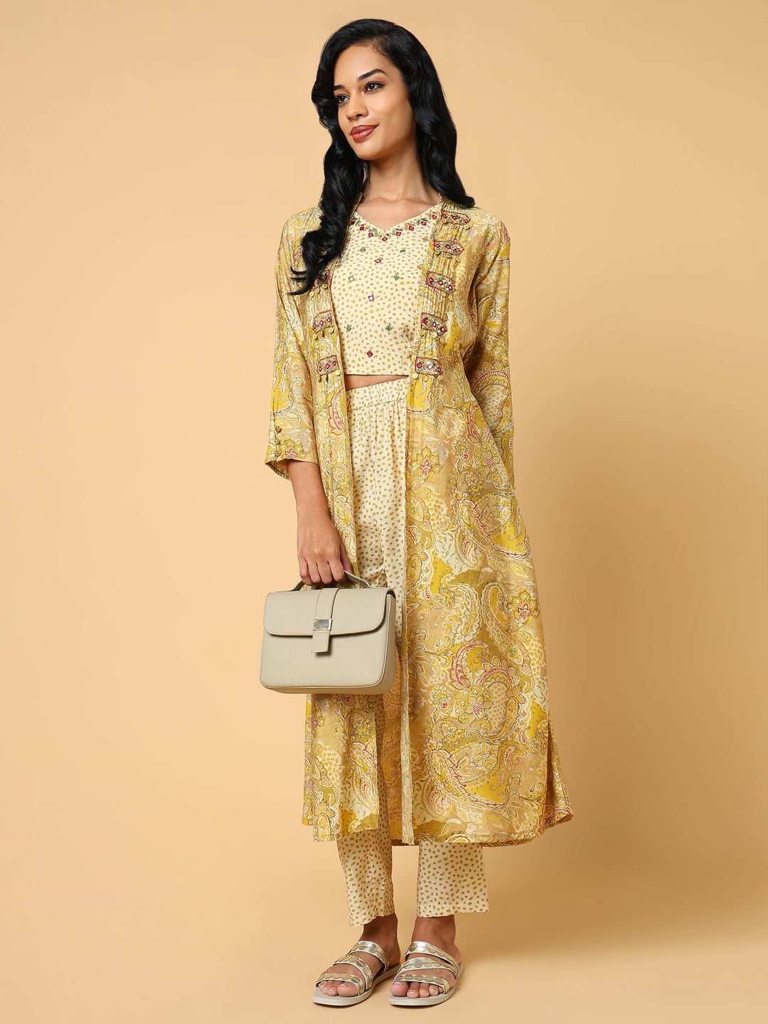 Women Printed Beige Co-Ords Set with Shrug