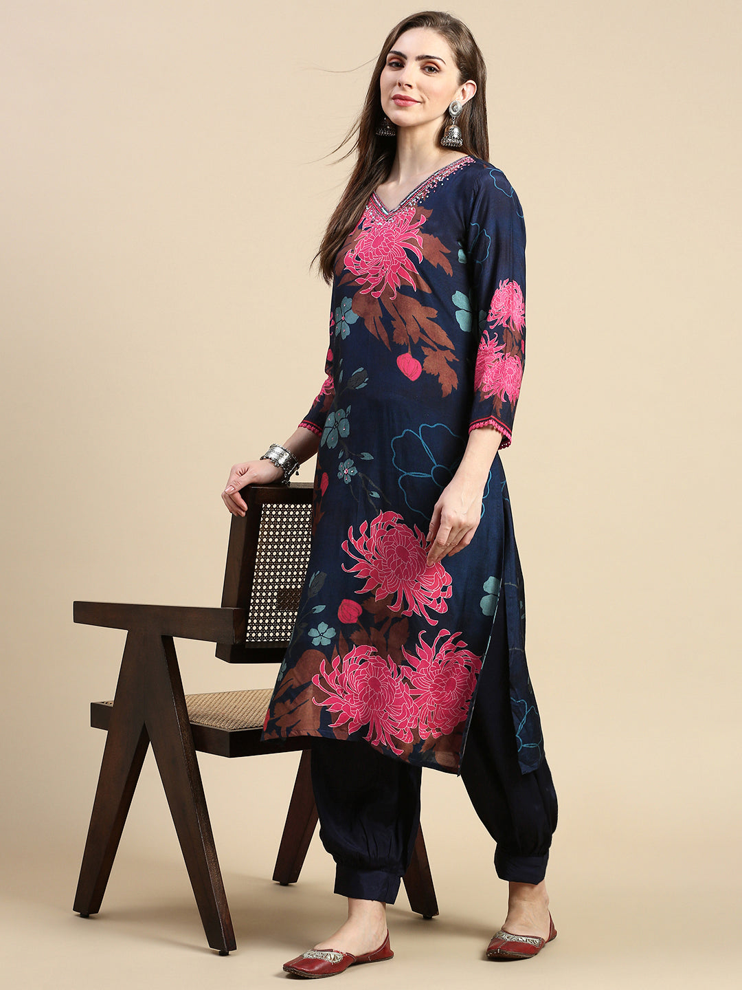 Women Floral Navy Blue A-Line Kurta Set