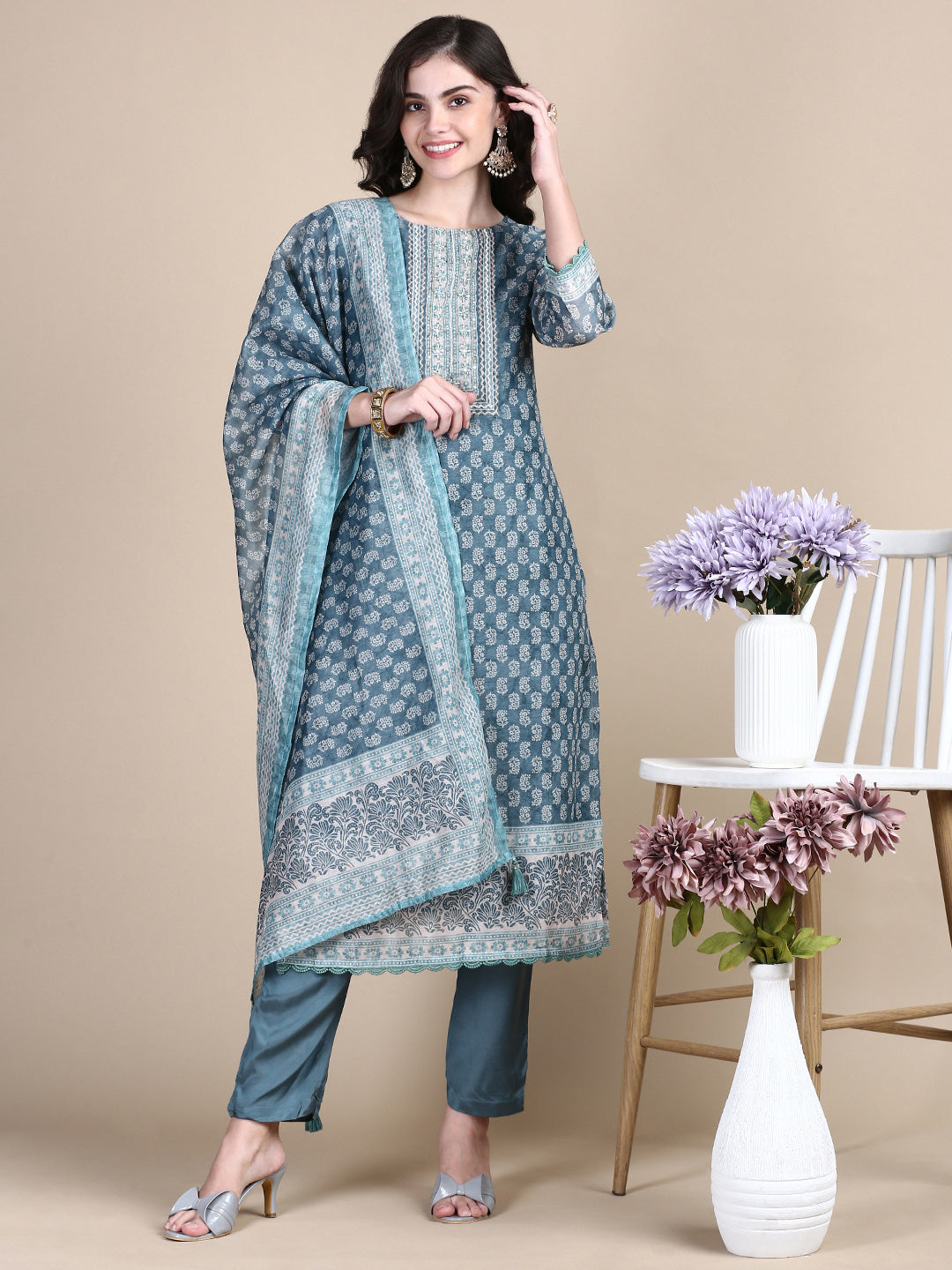 Women Ethnic Motifs Teal Straight Kurta Set with Dupatta