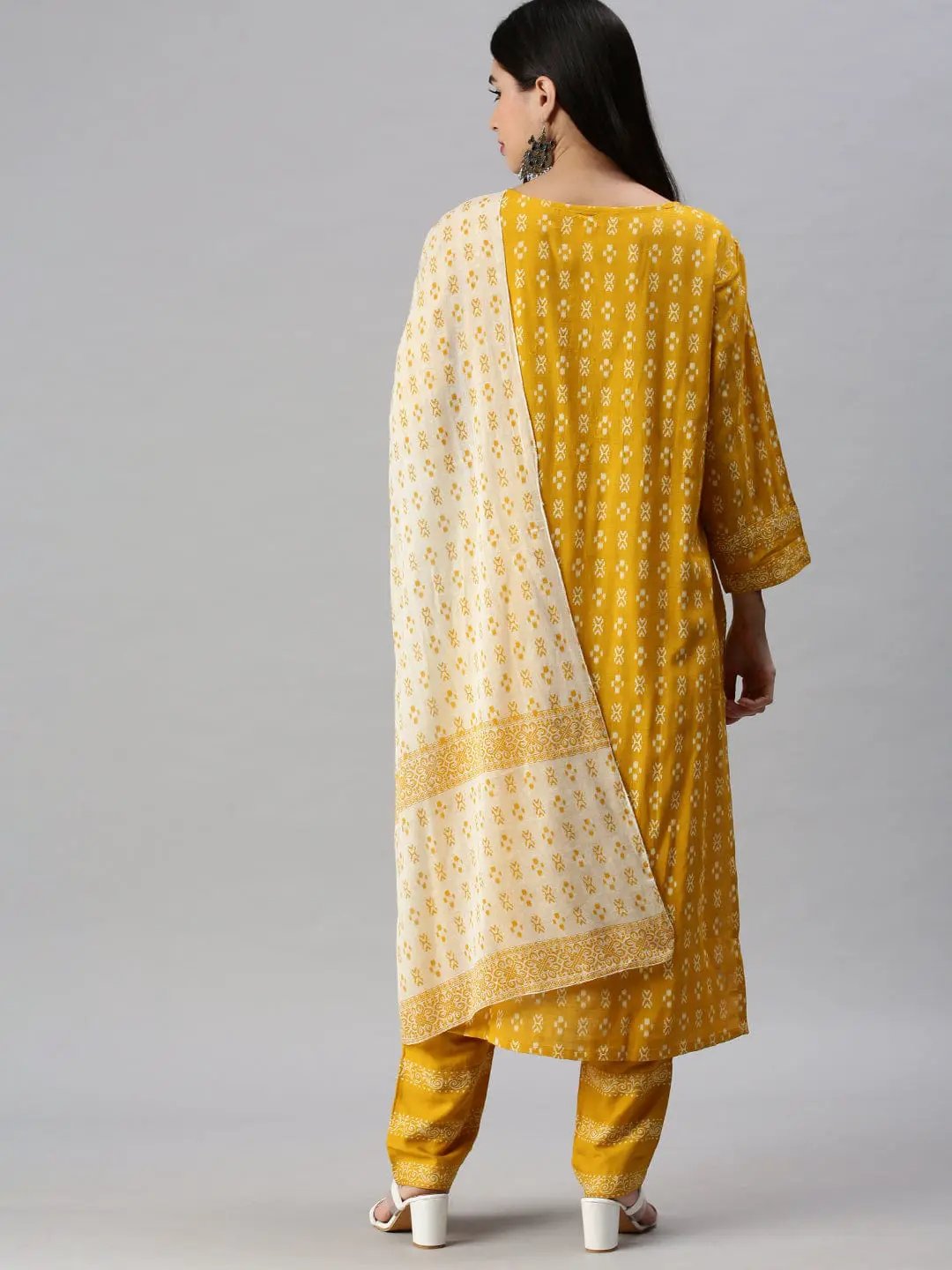 Women's Straight Yellow Printed Kurta and Trousers