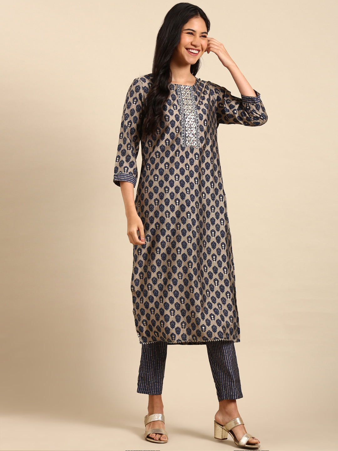 Women Graphic Grey Straight Kurta Set with Dupatta