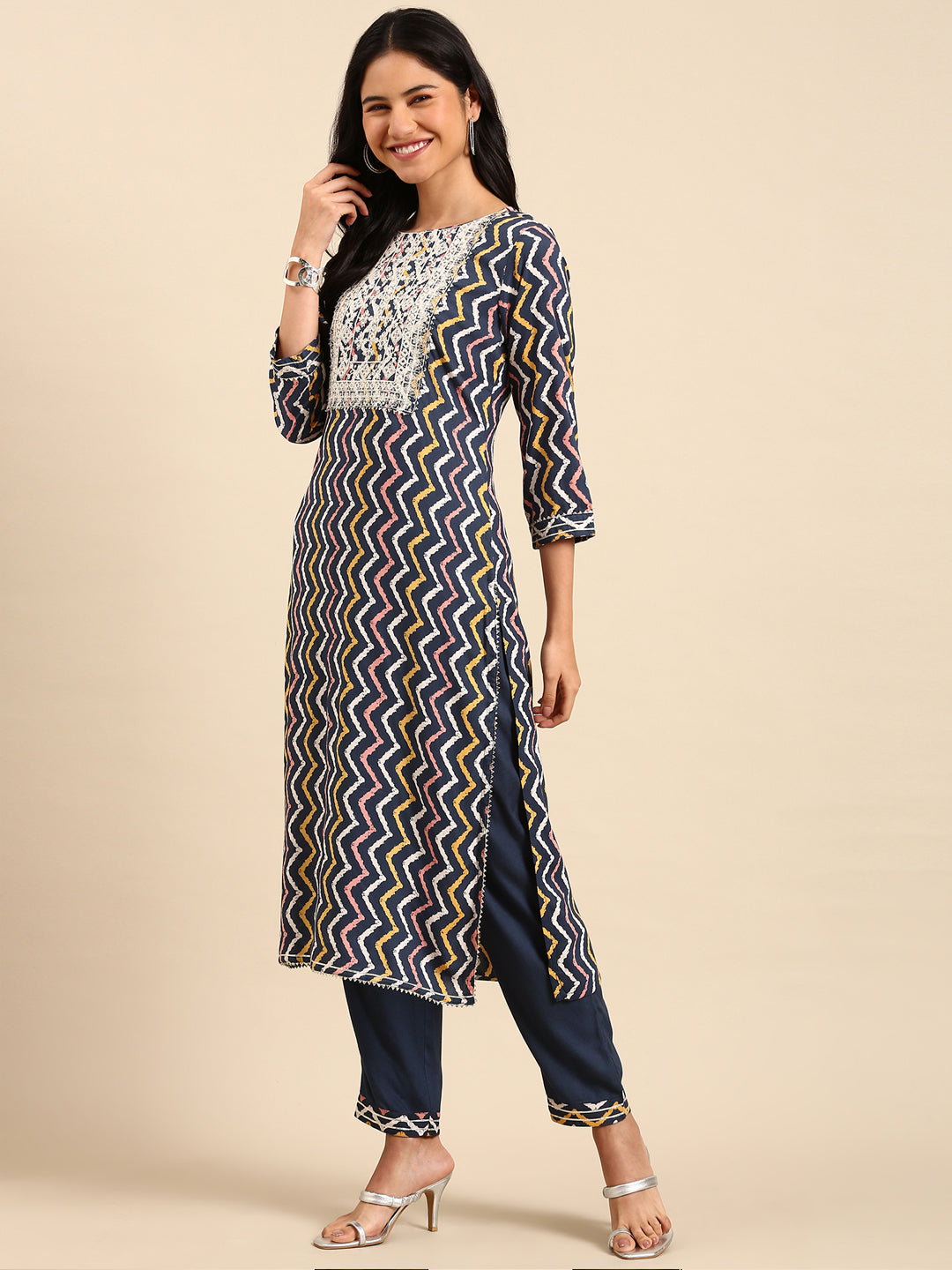 Women Chevron Navy Blue Straight Kurta Set with Dupatta