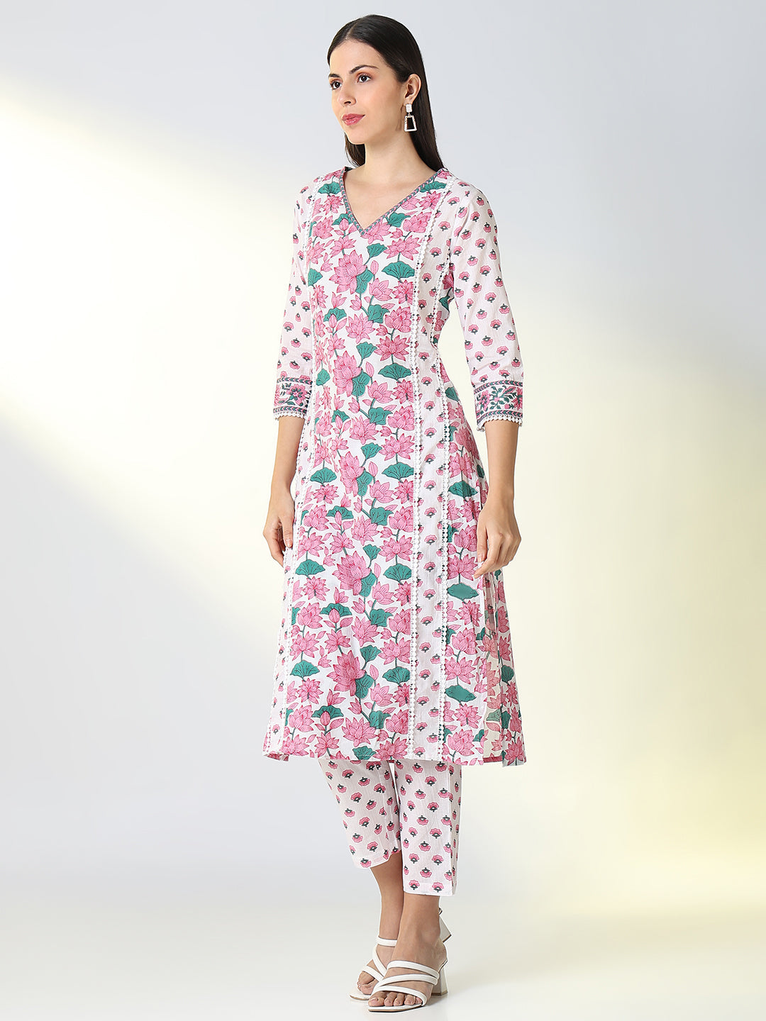 Women White Floral A Line Kurta Set with Dupatta