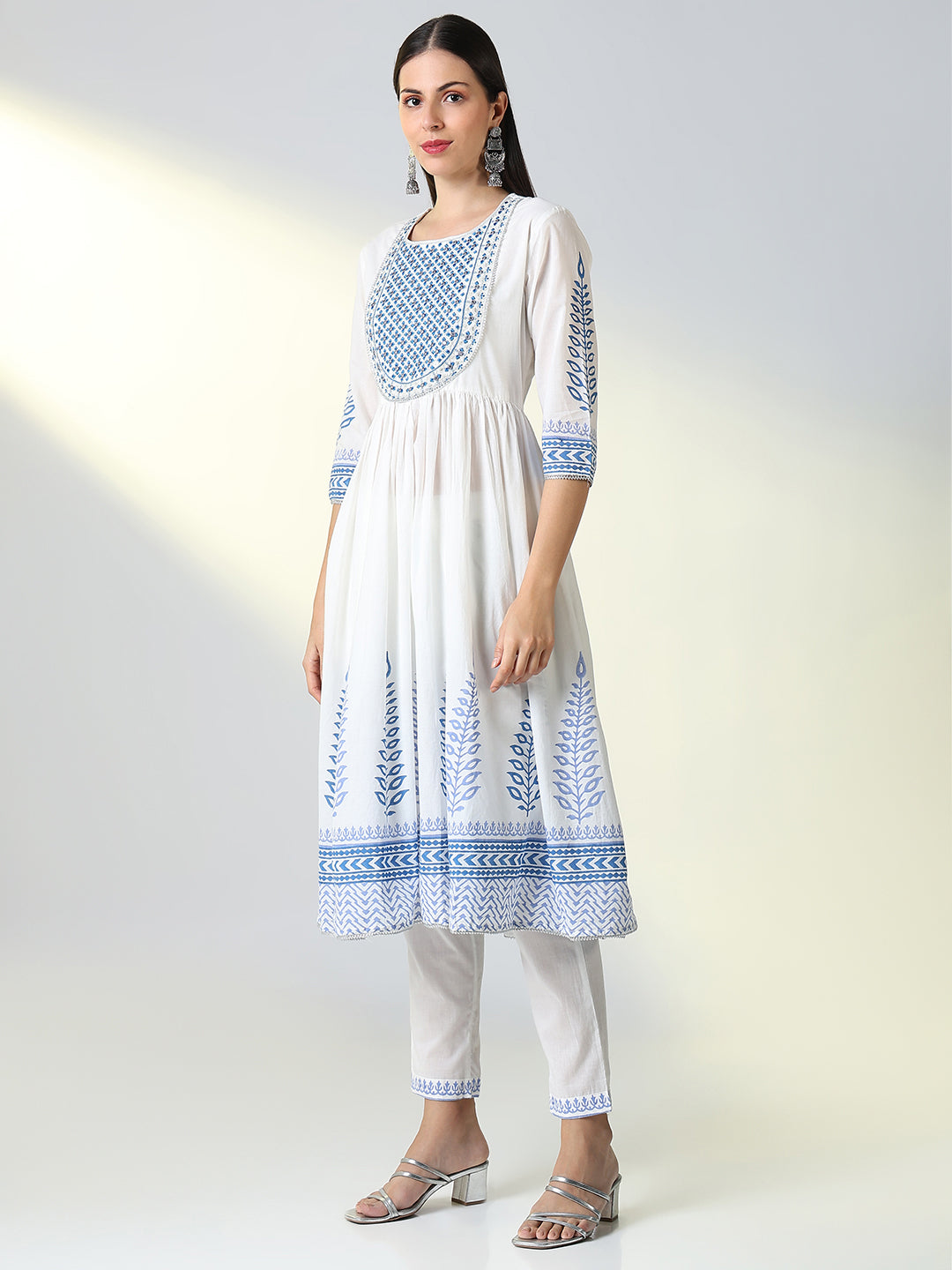 Women White Graphic Anarkali Kurta Set with Dupatta